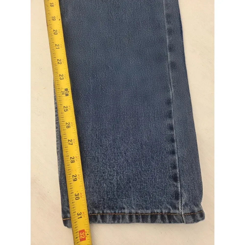 Levis measurements shown